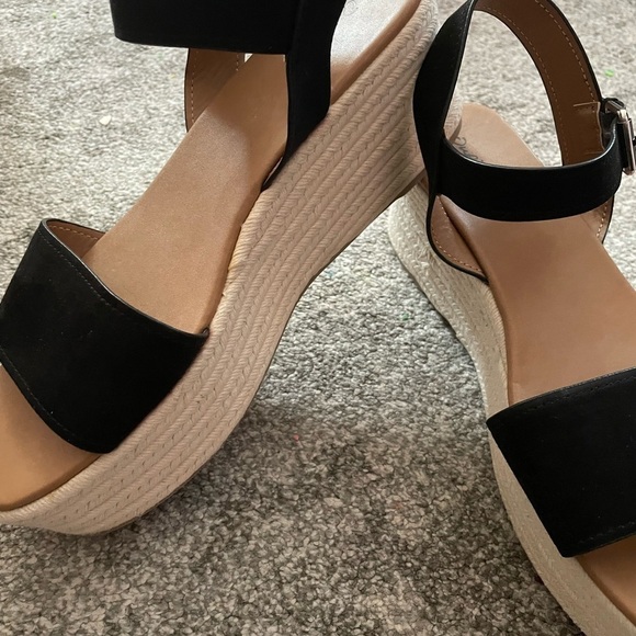 NEW- Qupid Big Bang Espadrille Wedge Sandals - Picture 9 of 17